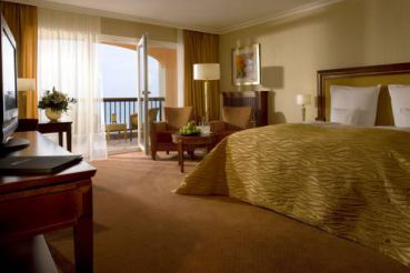 Grand Deluxe Double room with side sea view