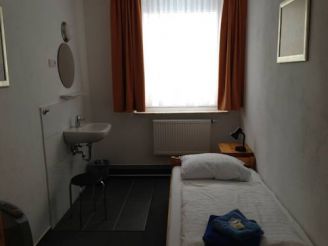 Single Room (with shower and WC in hallway)