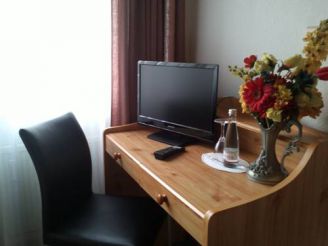 Double Room (1 Adult)