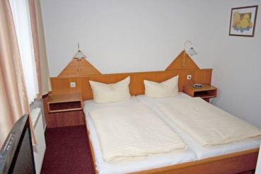 Double Room (1 Adult)