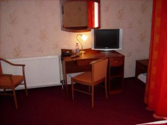 Double Room (1 Adult)