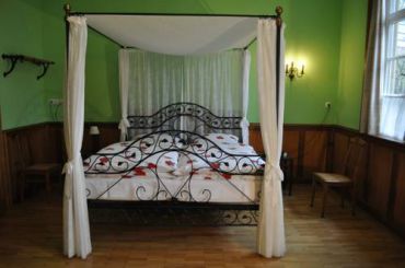 Double Room with 4-Poster Bed and Garden View