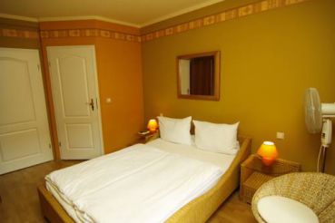 Double Room (1 Adult)