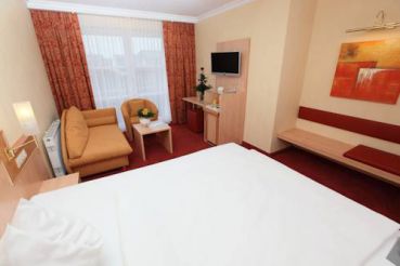 Premium Double Room with Street View