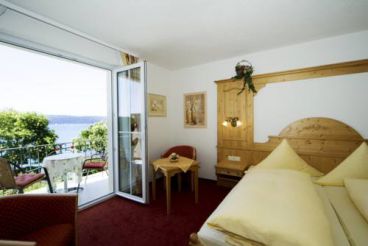 Double Room with Lake View & Balcony