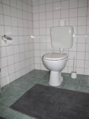 Двухместный номер эконом-класса с общей ванной комнатой или туалетом