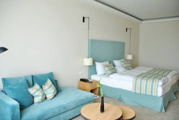 Superior Double Room with Balcony and Partial Sea View