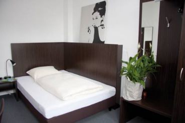 Single Room with Shared Bathroom