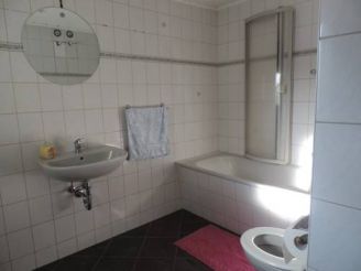 Budget Single Room with Shared Bathroom