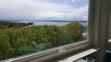 Apartment with Lake View