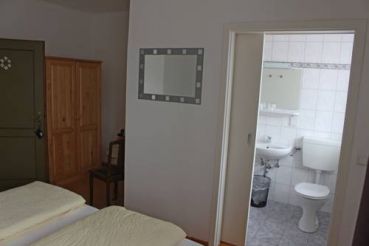 Deluxe Double Room with Shower