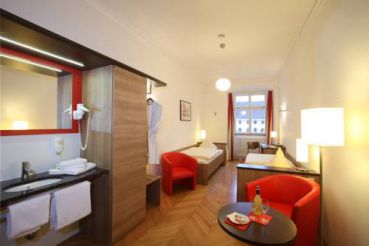 Standard Double Room with Shared Bathroom